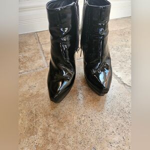 MICHAEL KORS Black Patent Leather Ankle Boots